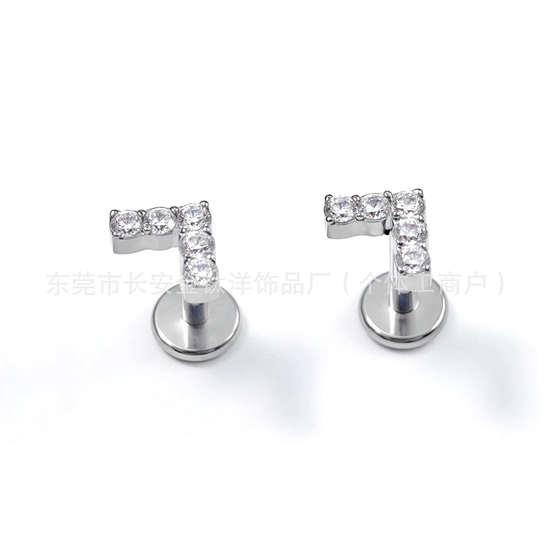 Pointed titanium steel lip stud product view