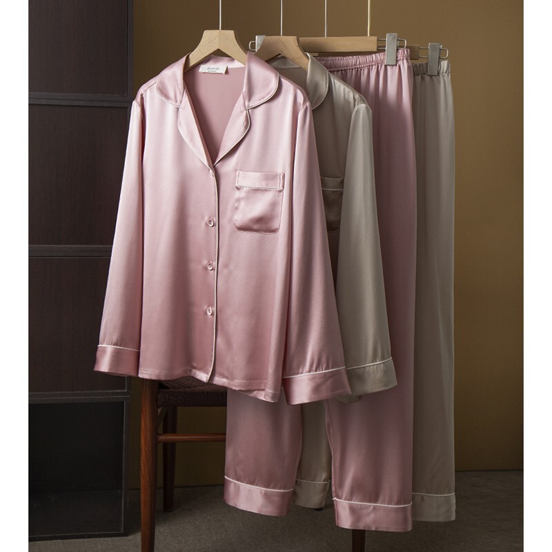 Premium 40 Momme 100% Silk Pajama Set for Women, Long-Sleeve Top and Long Pants Loungewear Two-Piece Set for Spring Premium 40 Momme 100% Silk Pajama Set for Women, Long-Sleeve Top and Long Pants Loungewear Two-Piece Set for Spring