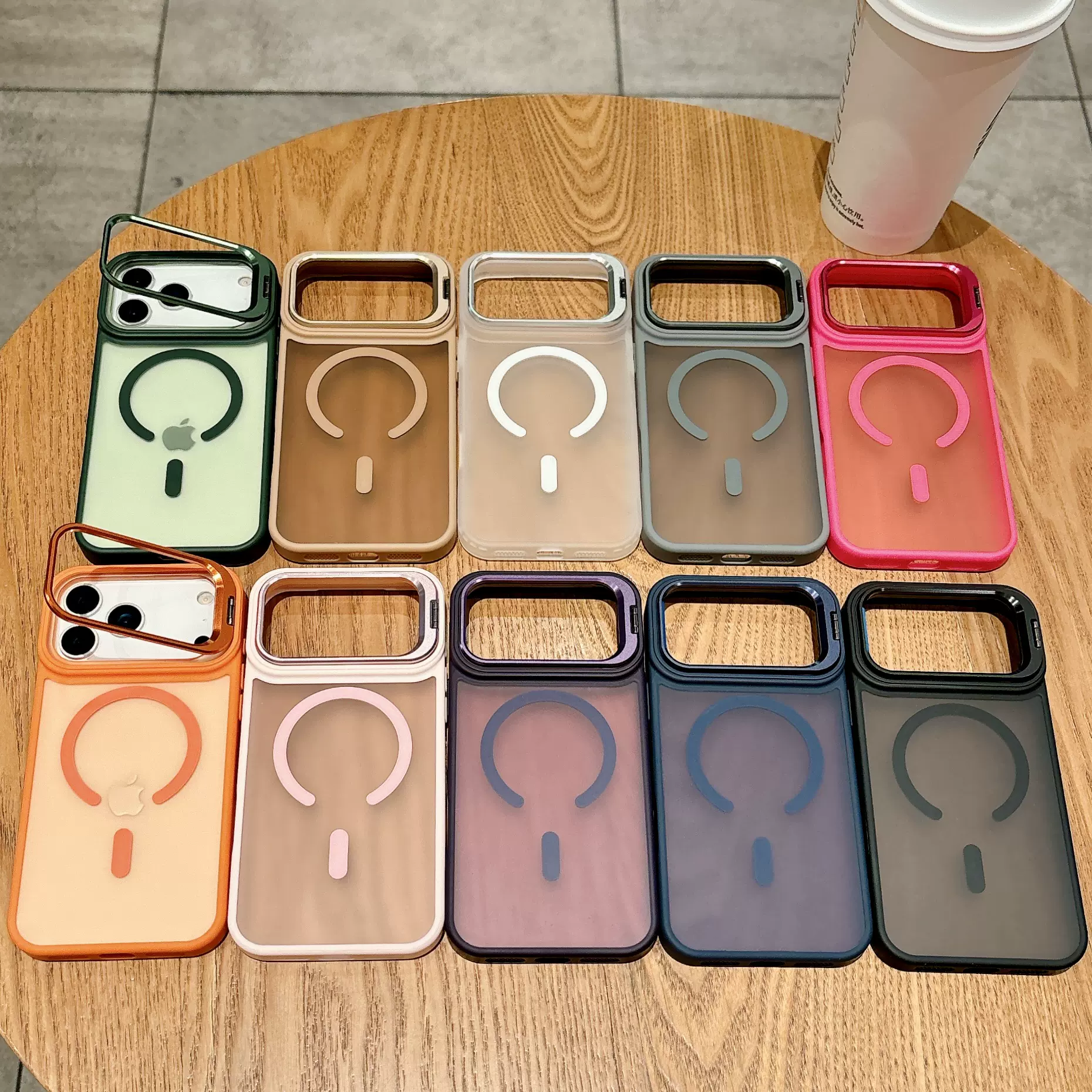 适用iPhone17promax手机壳肤感磨砂磁吸苹果16金属支架防摔保护套
