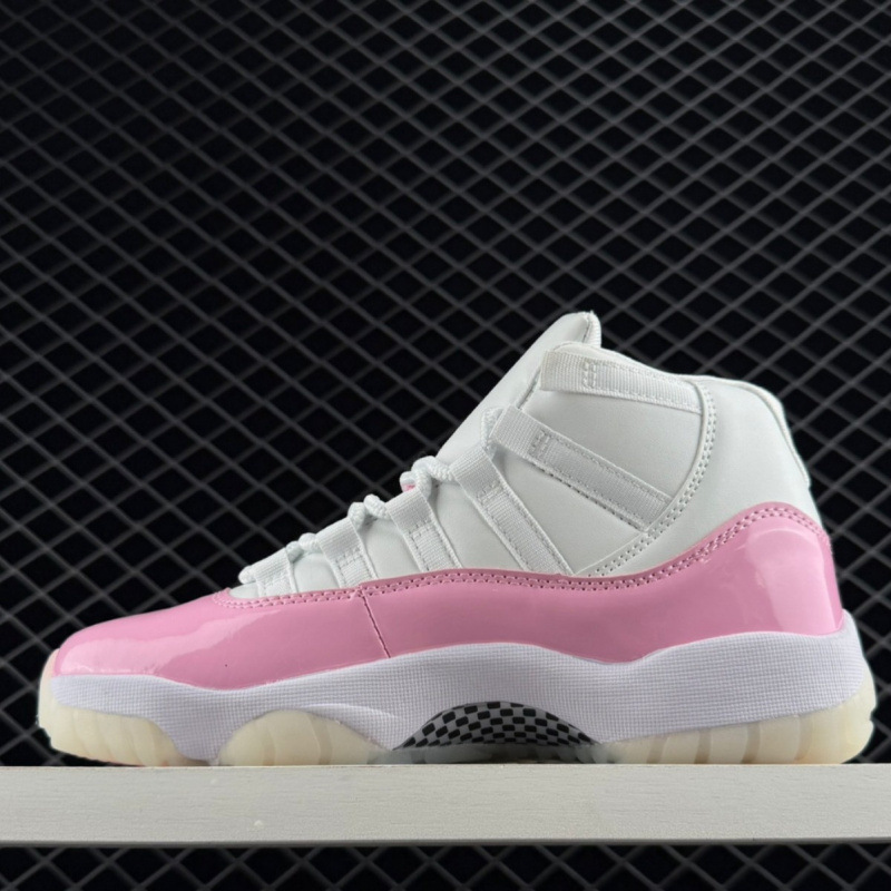 Putian Cross-Border Aj11 Generation Glossy Patent Leather and Cowhide Combination Sweet-Cool Style High-Top Wear-Resistant Basketball Trendy Shoes for Dating and Commuting Putian Cross-Border Aj11 Generation Glossy Patent Leather and Cowhide Combination Sweet-Cool Style High-Top Wear-Resistant Basketball Trendy Shoes for Dating and Commuting