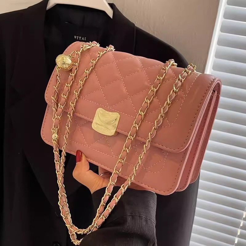 Borsa a tracolla trapuntata con catena per donna autunno_voghion.com