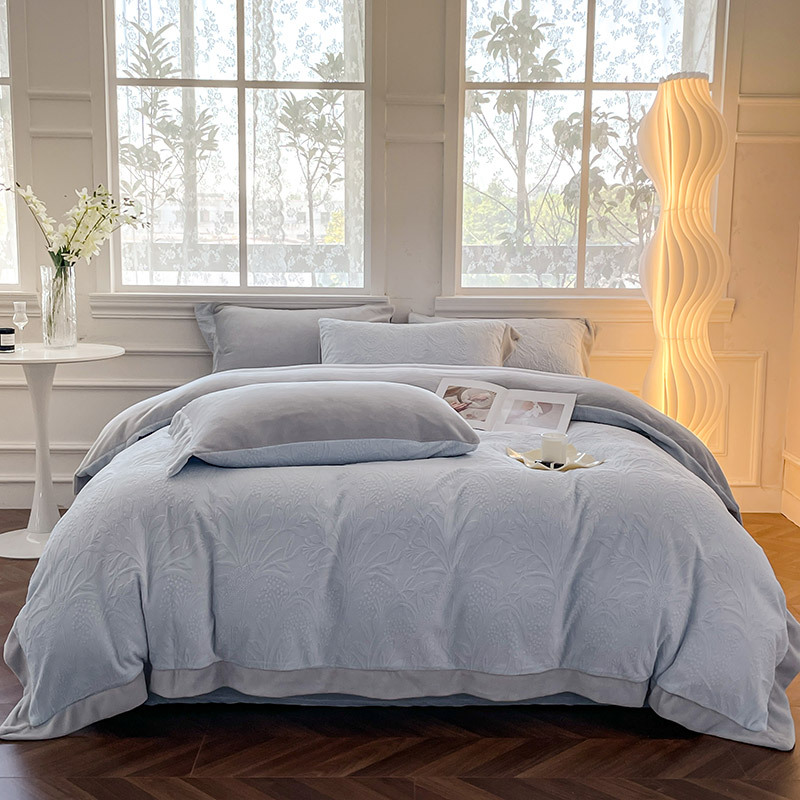 Una clase de madres y bebés tallado seda seda