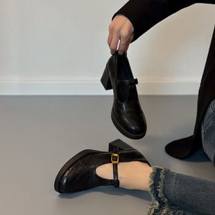 ��Ƥ��~ͨ���LT�ֿێ�������ЬŮ�͹Ÿ߸��ָ�СƤЬ�A�^���|��Ь