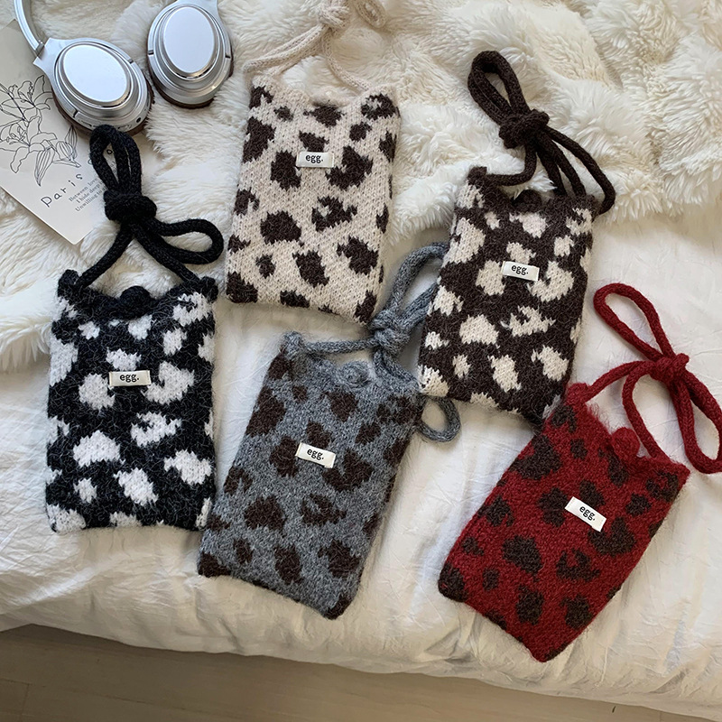 Bolso de teléfono móvil de punto otoño y invierno nuevo estilo versátil coreano Dongdaimen retro estampado de leopardo moda bolso de lana cambio bolso de llaves