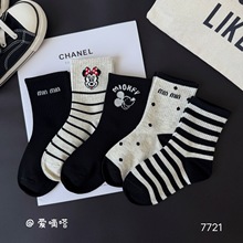 爱嘀嗒儿童袜子高筒秋季黑白系多字母运动条纹潮流精梳棉厂家批发
