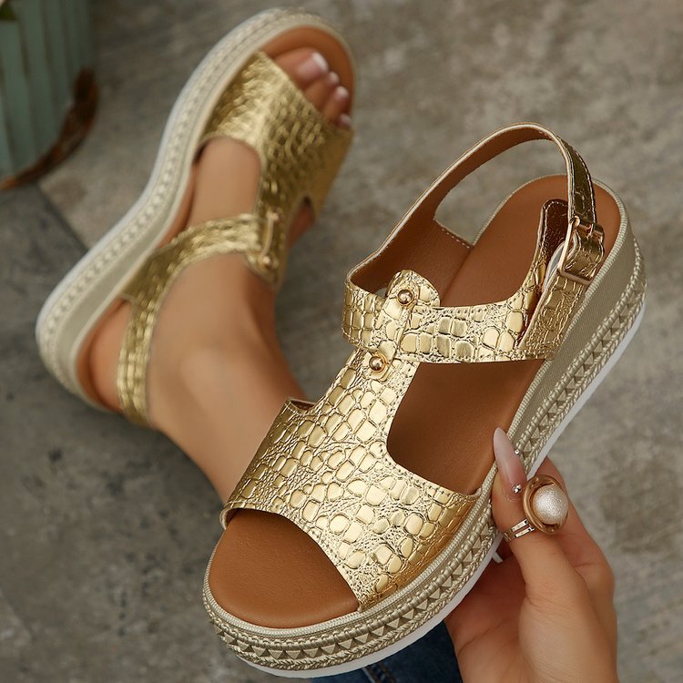 2026 New European and American Style Gold Crocodile Pattern Wedge Sandals for Women, Thick-Soled Single-Strap Beach Shoes, Cross-Border Hot Item