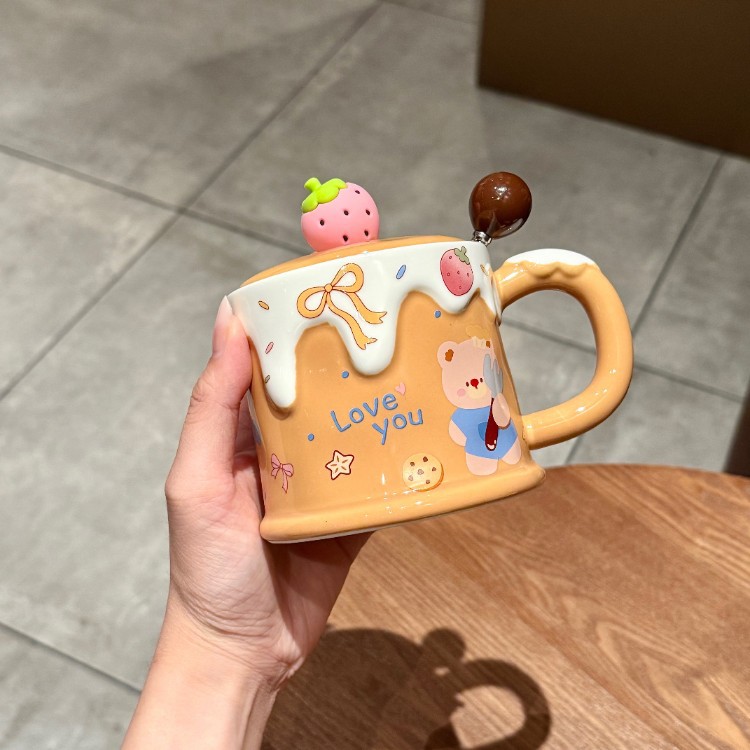 Oso marrón - taza de fresa cremosa + tapa + cuchara