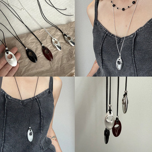 New Light Luxury Niche Necklace, Similar to Uno's Style, Silver Long Sweater Chain with Water Drop Solid Pony Eye Pendant Necklace