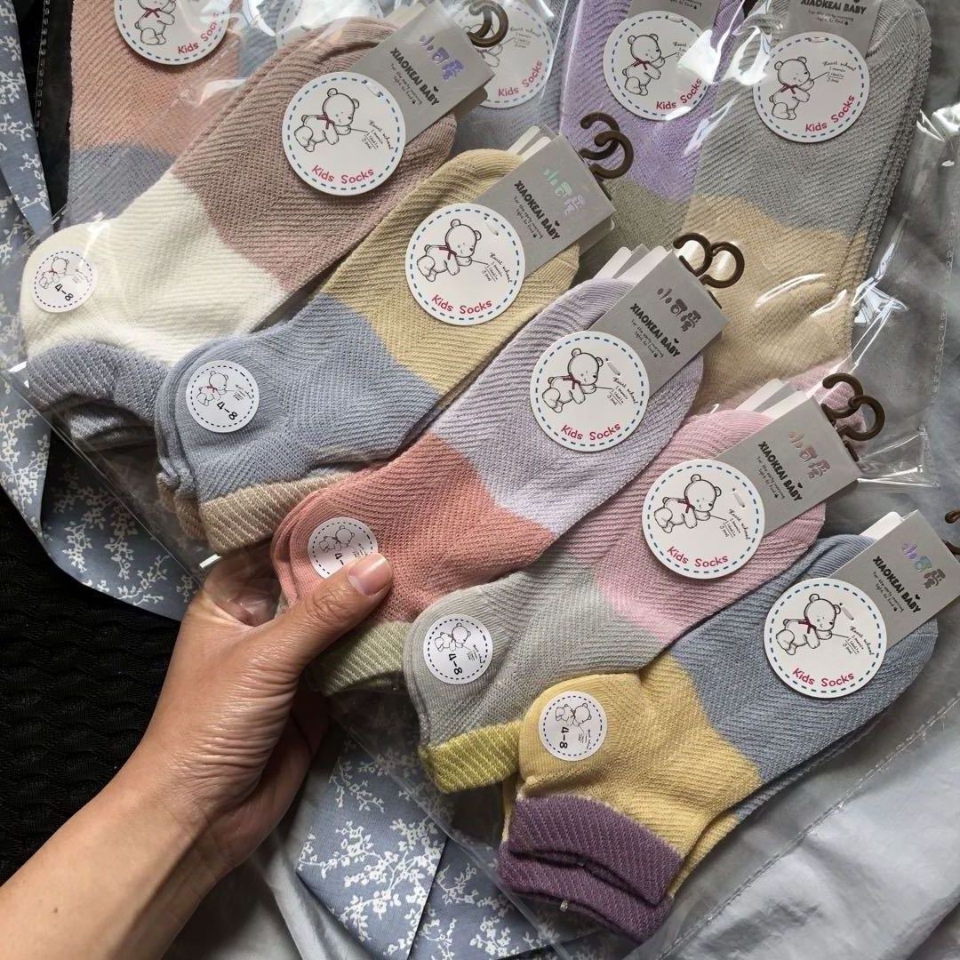 El barco de los niños de Zhuji Calcetines al por mayor verano ultrafino 2-12 años de los hombres y el bebé de las mujeres puede llevar calcetines del arco iris de la malla