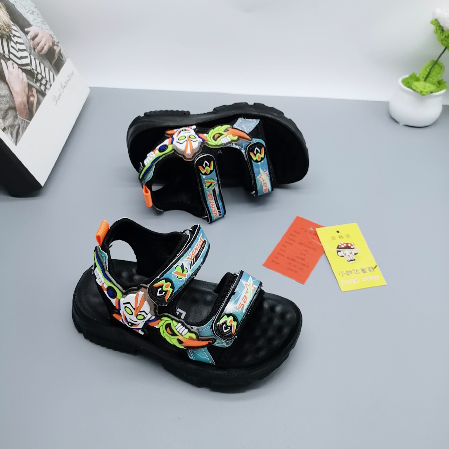 Sandalias de verano de 1 a 3 años Sandalias de fondo ligero para niños Zapatos de playa para niños Sandalias para niños Sandalias para bebés Zapatos para niños