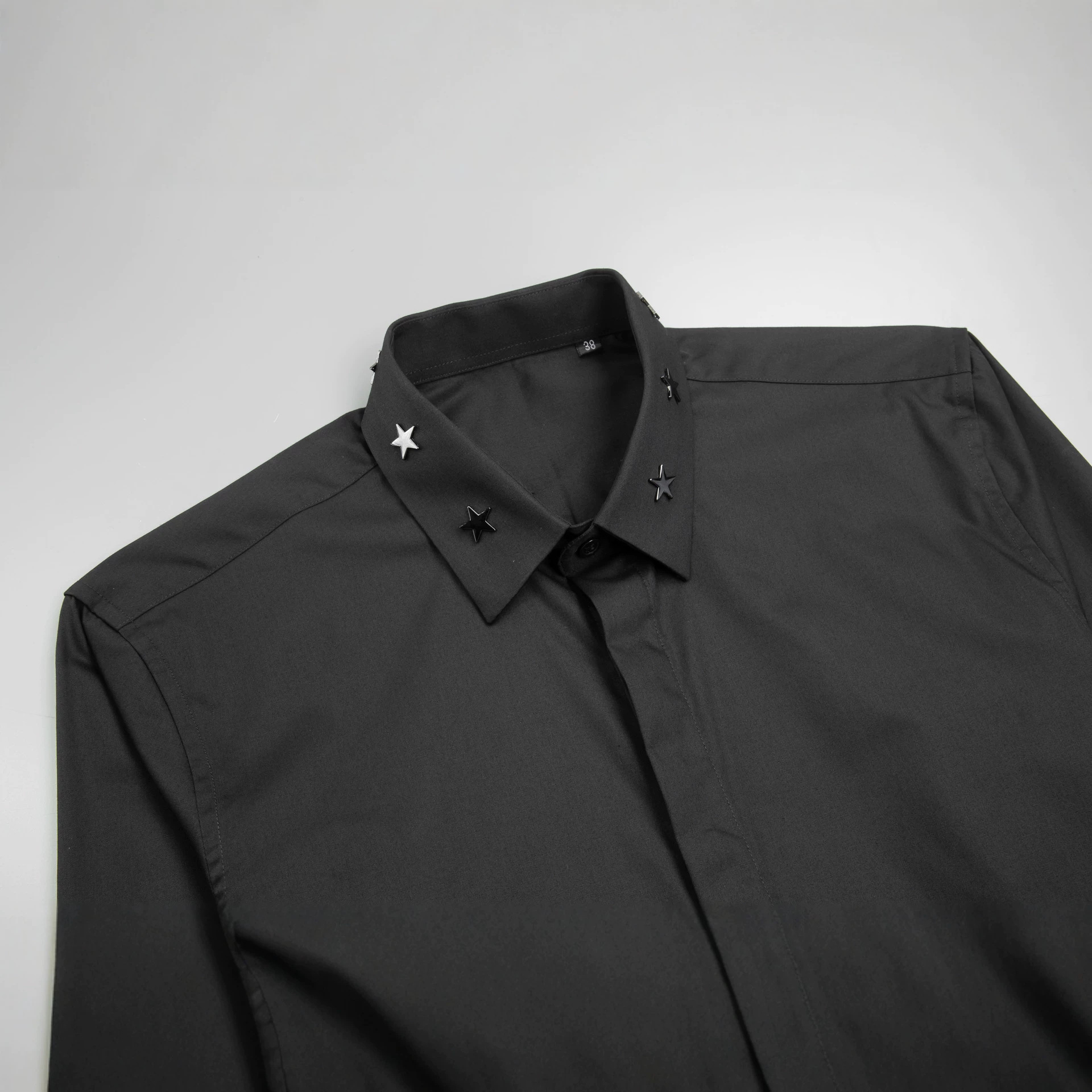 Áo sơ mi nam dài tay cotton phong cách cổ điển, họa tiết ngôi sao năm cánh đinh tán kim loại thủ công — Màu trắng, Màu đen