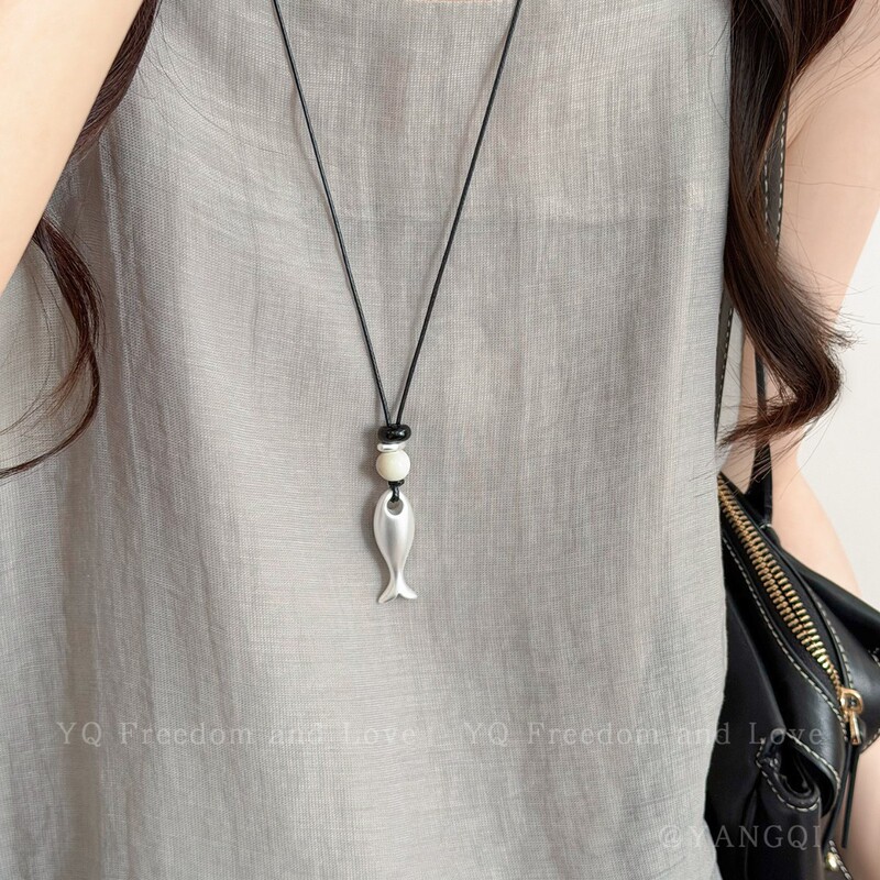 Freely Explore~ Matte Fish Pendant Long Necklace for Women, Light Luxury Niche High-End Clavicle Chain Summer Accessory Freely Explore~ Matte Fish Pendant Long Necklace for Women, Light Luxury Niche High-End Clavicle Chain Summer Accessory