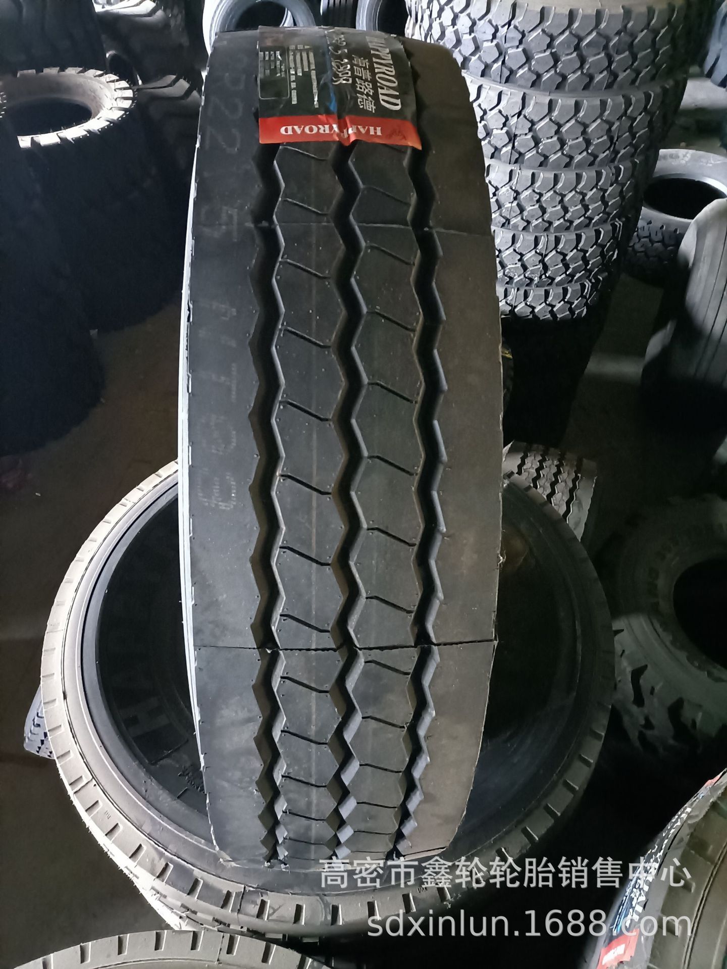 长期供应650r16 700r16 750r16 825r16 825r20 12R22.5全钢丝轮胎