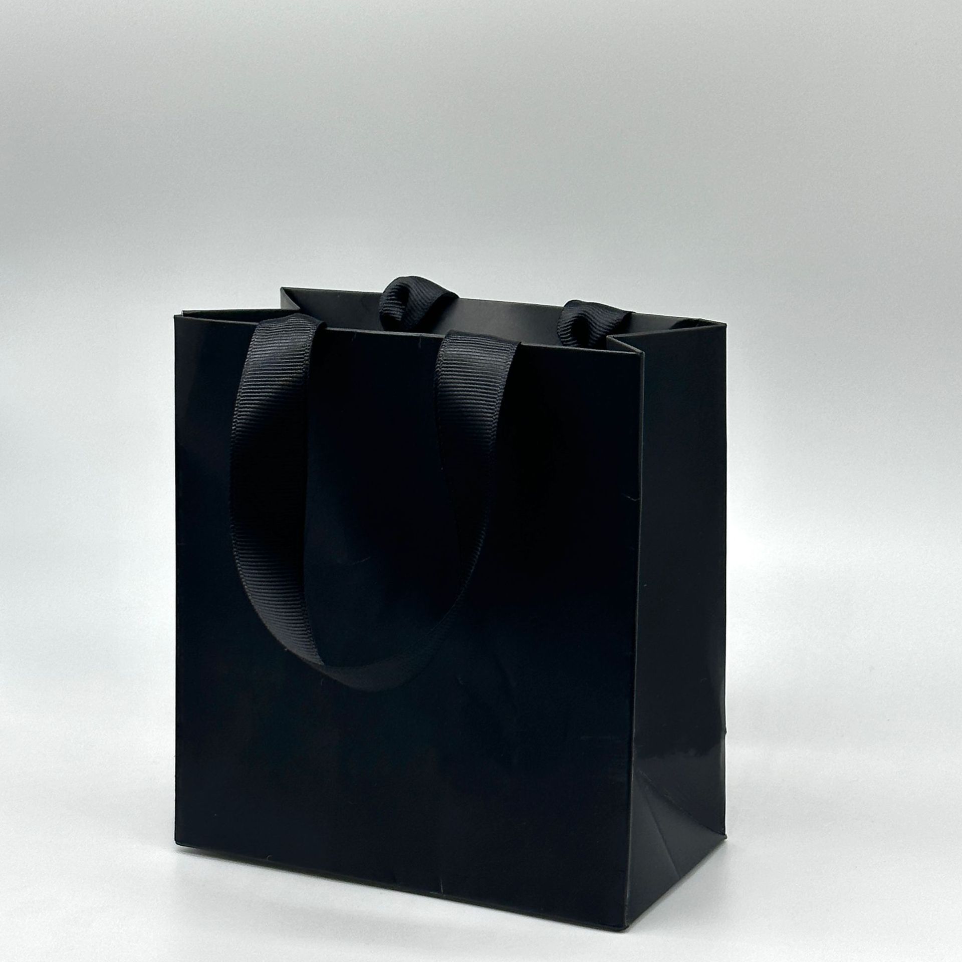 Caja de cajón de papel exterior multicolor extraída Caja de suspensión de almacenamiento Anillo de embalaje de red Caja de joyería de cristal antioxidante