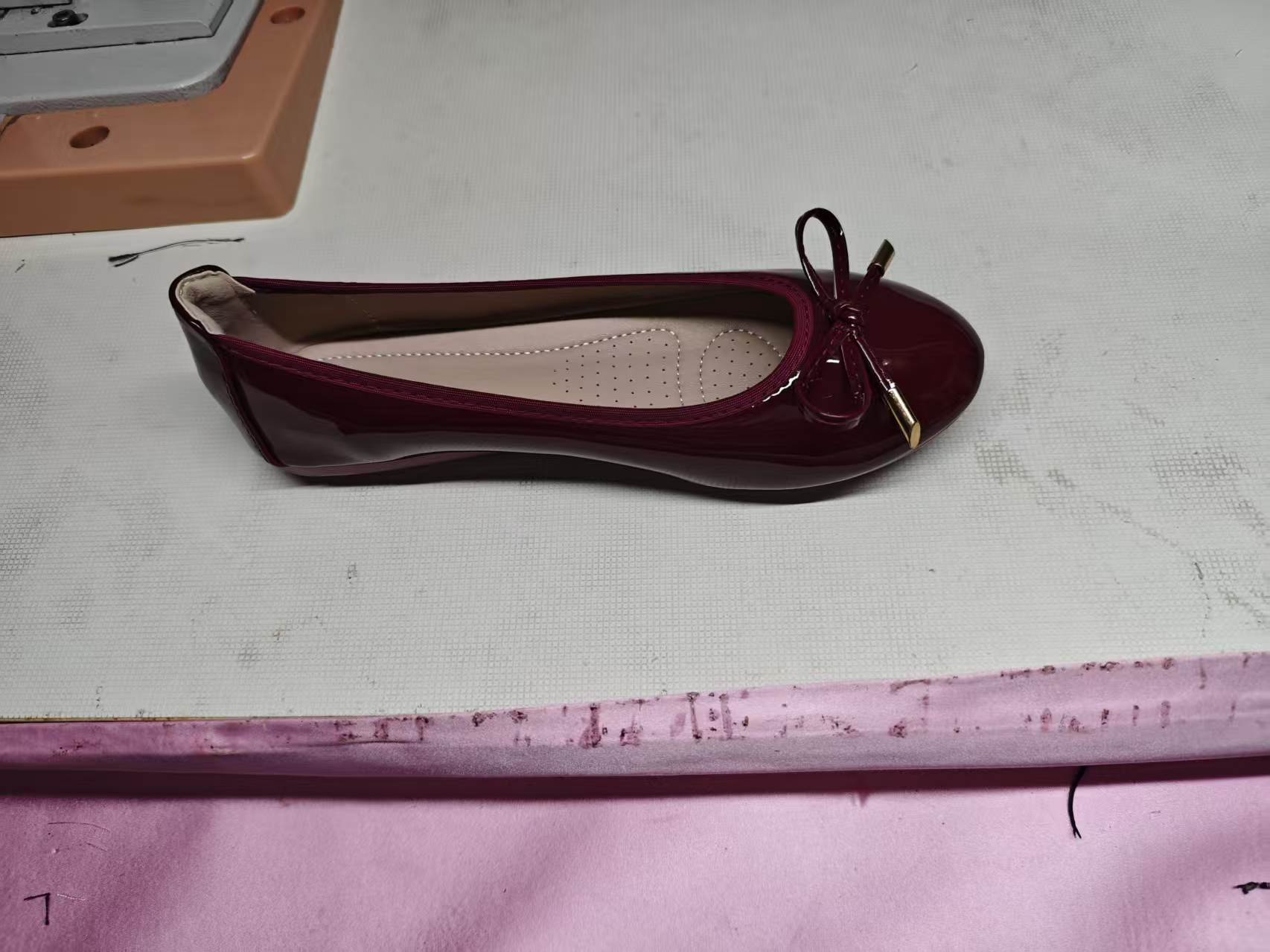 Vin Rouge (cuir verni) / 34