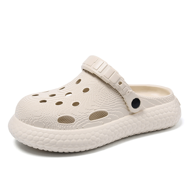 En nombre de 2025 nuevos zapatos con agujeros para hombres, ropa exterior de verano, suela gruesa, aumento de la playa casual antideslizante, sandalias resistentes al desgaste y transpirables