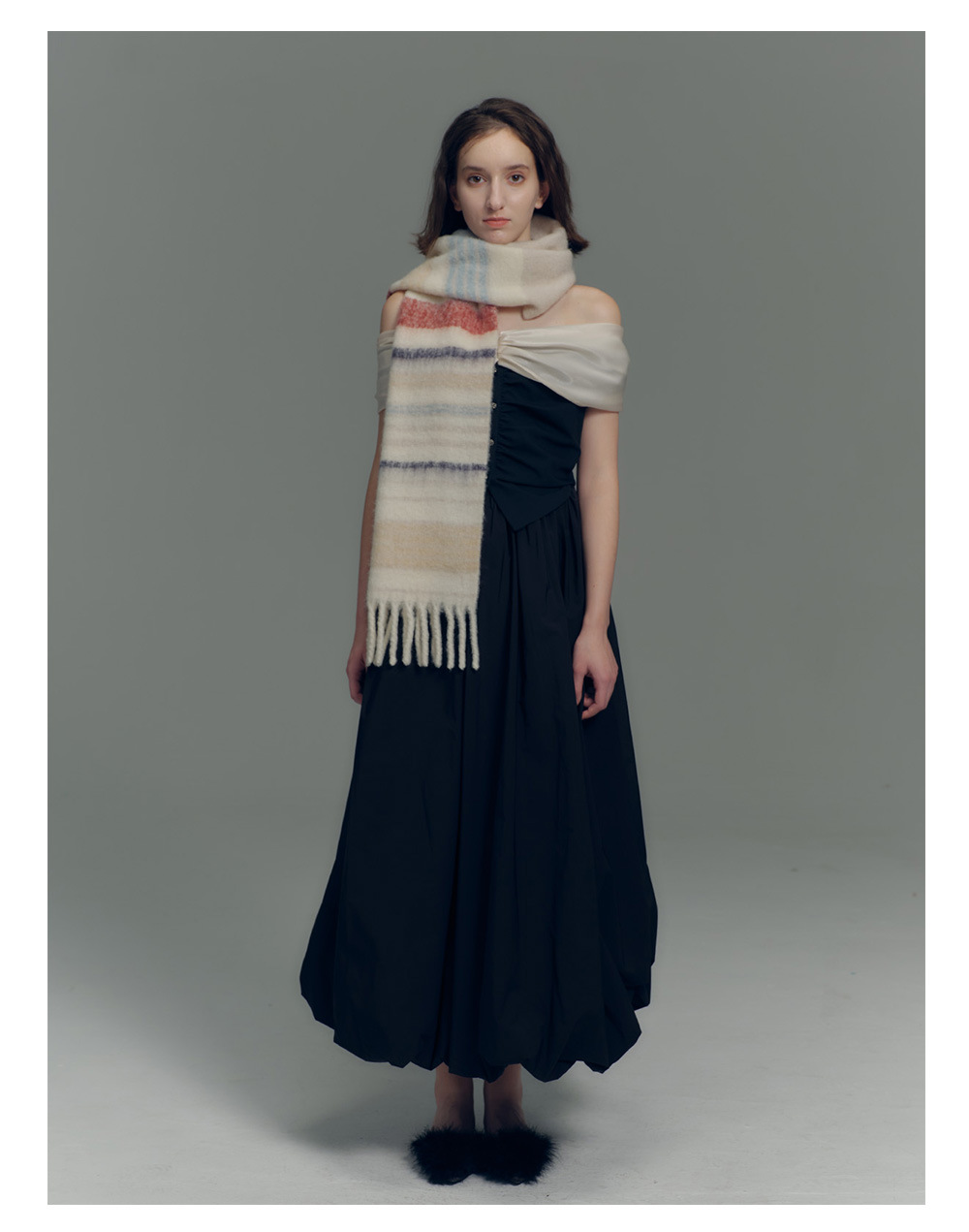 英国设计师2023年太后新款含20羊毛混纺土星条纹围巾女秋冬季羊毛围巾详情6