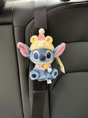Sürətlər qutusu və əl tormozu başlıqları: Doll Car Seat Belt - shoulder-pads-11-black-plush-genuine-squatting-stitch-cream-yellow-hat-pink-butter-bib