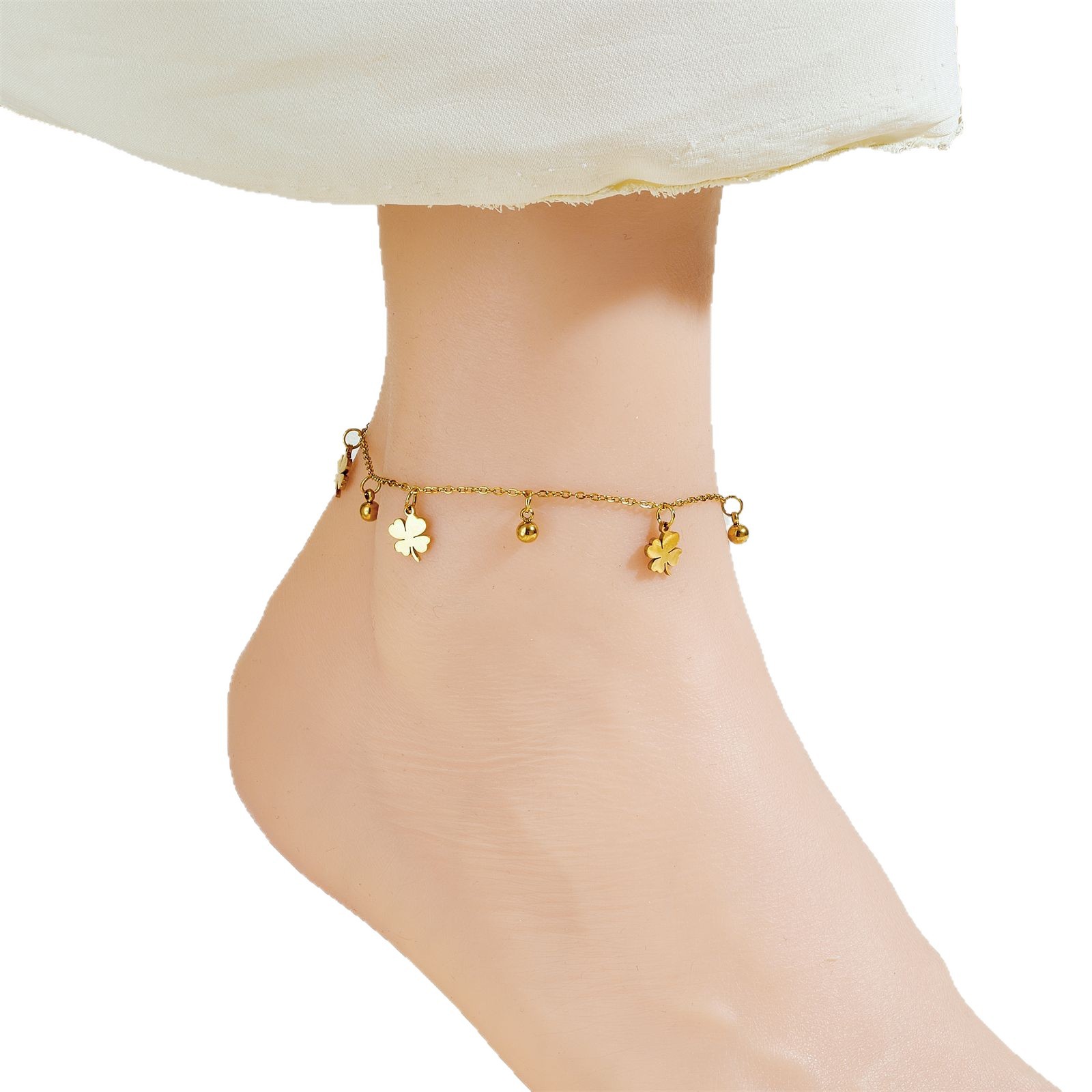 [Total cuerpo de acero de titanio] acero de titanio de titanio dorado cuatro hojas pulseras de tobillas de estilo europeo y americano para mujeres pulseras de lujo ligeras de color chapado