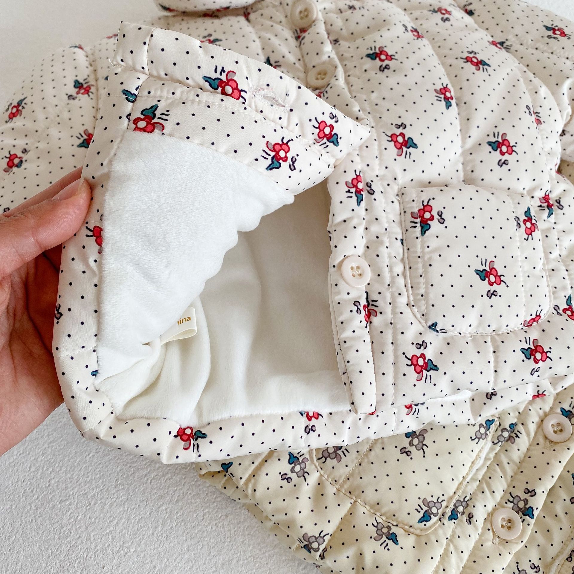 2024 Roupas para meninas Flor e veludo Casaco grosso + Alça Chapéu de bebê Roupas Crawler Conjunto de duas peças_voghion.com