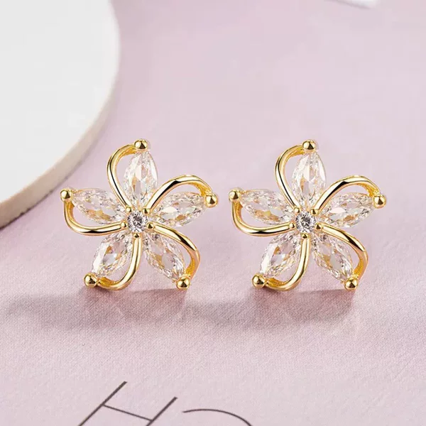 Fashionable Five-Petal Flower Earrings, Simple and Elegant, Small and Exquisite Earrings, Light Luxury, Elegant and Gentle Fairy Earrings Wholesale