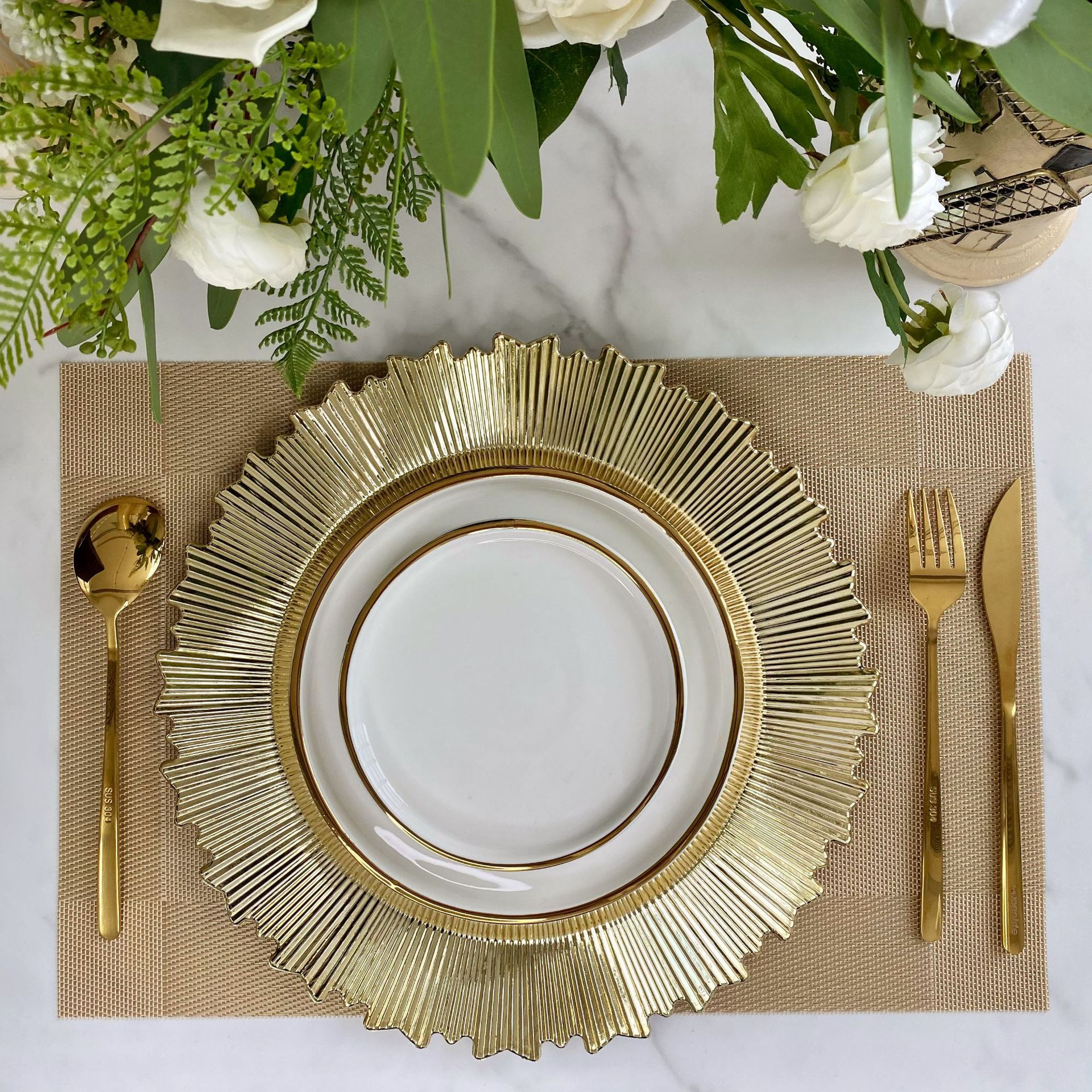 comercio exterior transfronterizo placa de cargador hotel boda europea oro irregular placa de decoración fábrica personalizada