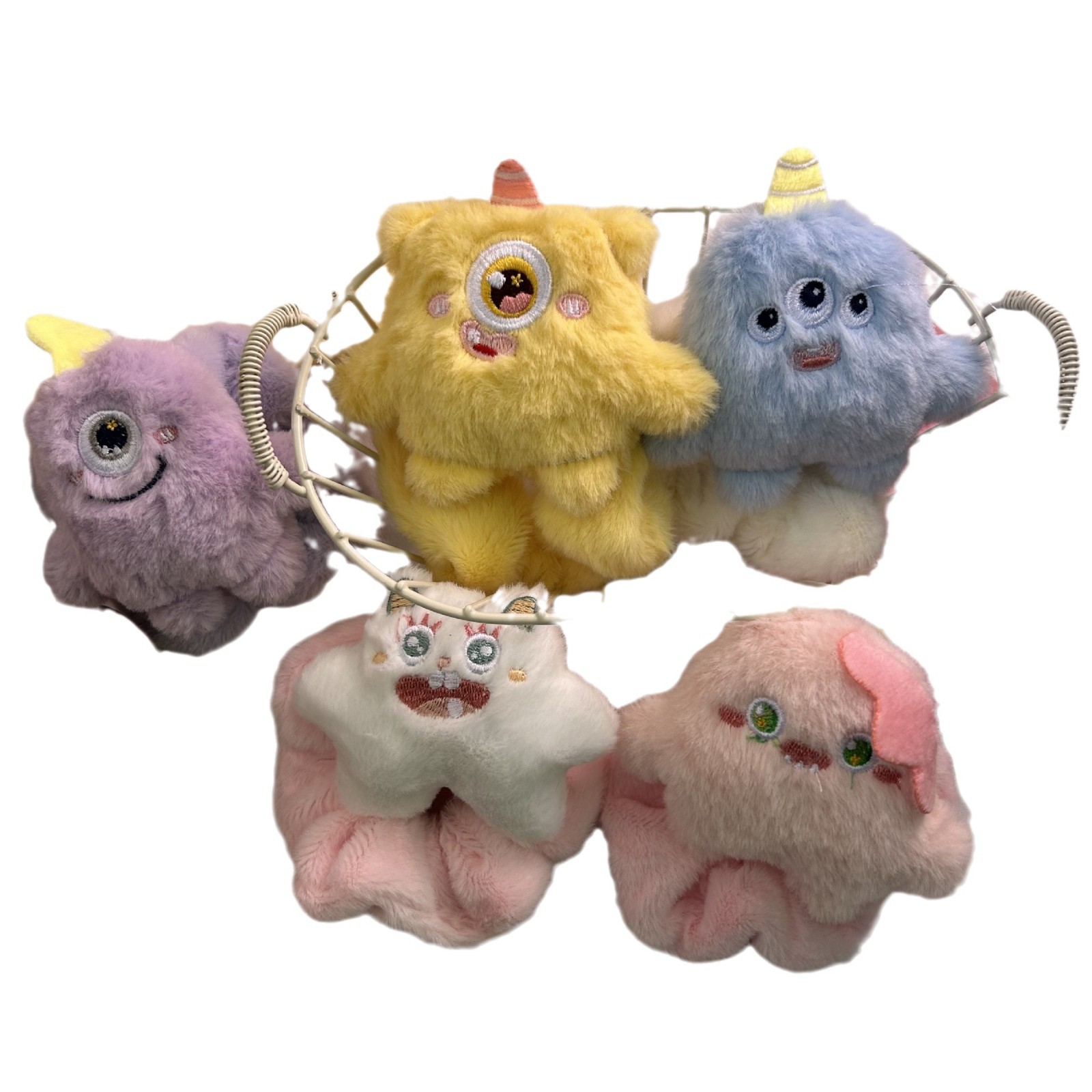 Cartoon Big Eyes peluche anillo de pelo pequeño monstruo tres ojos monstruo bolsas lindas de pelo largo monstruo intestino grueso anillo de pelo correa
