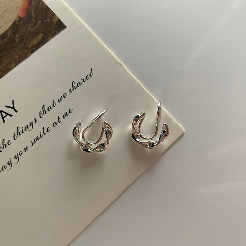 Daily small ear clips, no piercings, earrings for women, simple temperament, high-end earrings, plain earrings, retro painless mosquito coil discs