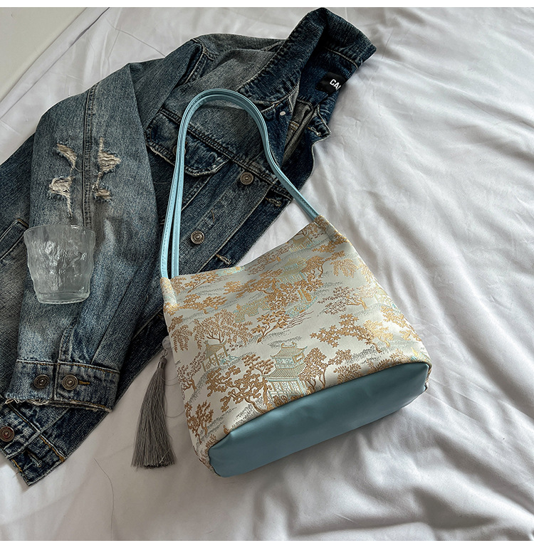 Embroidered Chinese Style Shoulder Bag Large Capacity Tote Bag_voghion.com
