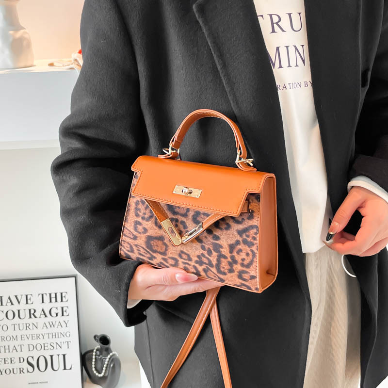 Bolso de impresión de leopardo retro 2026 invierno nuevo estilo de moda bolso Kelly nicho de alta calidad bolso de hombro universal