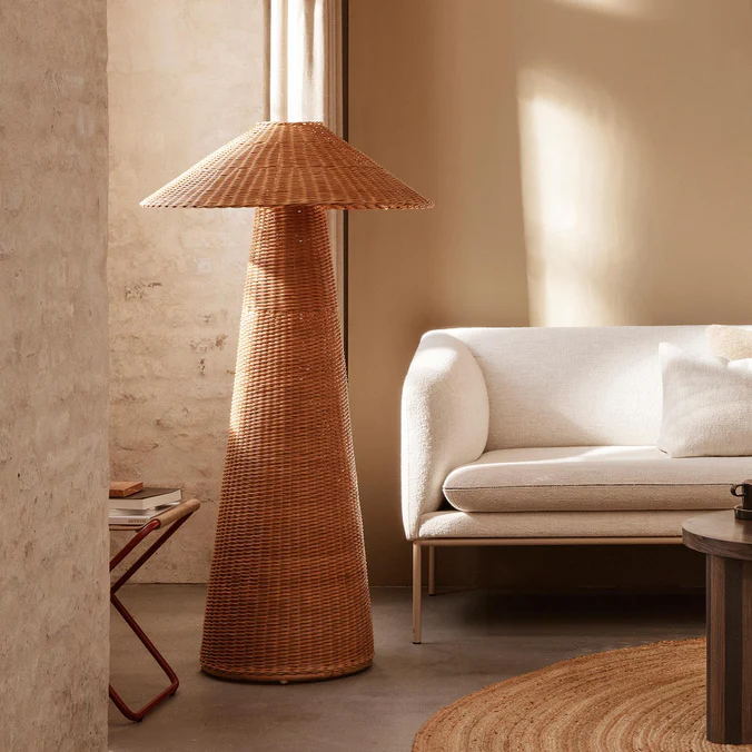 Nordic retro lámpara de pie de estilo silencioso dormitorio B & B sala de estar sofá lateral Lámpara decorativa vertical