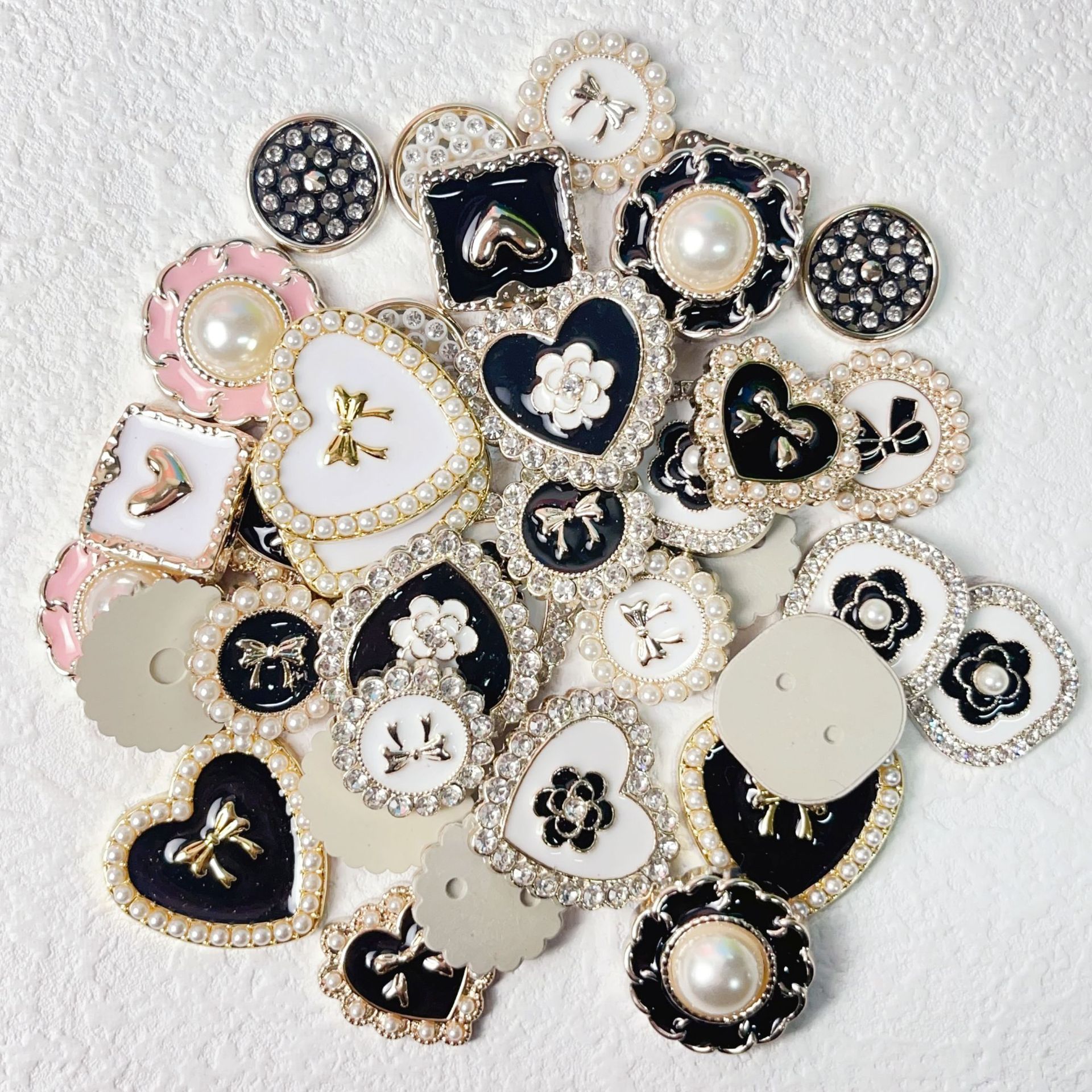 Coreano pequeño arco de perlas fragrantes camellia amor diy accesorios accesorios pinzas de pelo agujeros zapatos bolsos materiales
