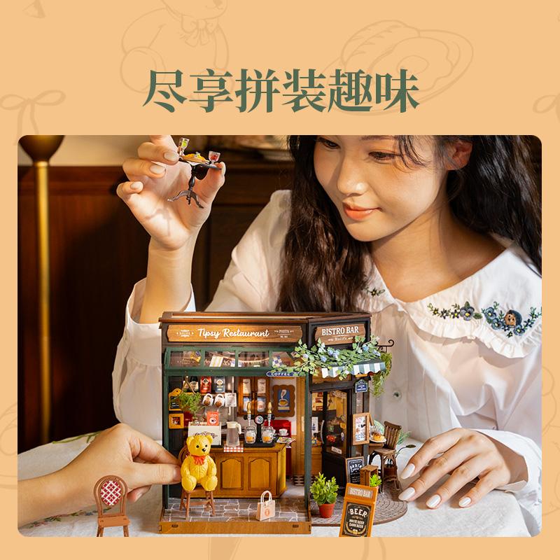Rollife Ruo Lai Bear Dining Bar Cabaña hecha a mano de bricolaje Modelo de miniatura Casa de juguete ensamblado Bloques de construcción Chica