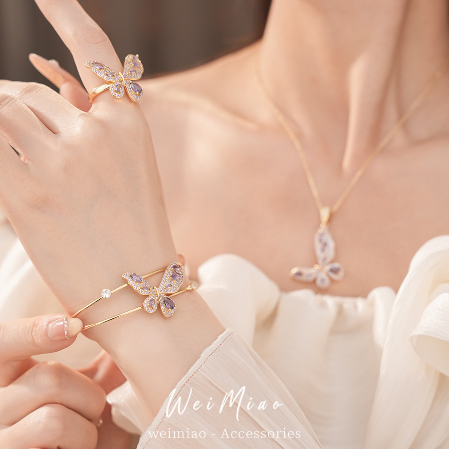 Collar de mariposa de piedra púrpura ligero de lujo nicho cadena de clavícula de alta calidad temperamento de moda conjunto de joyería versátil