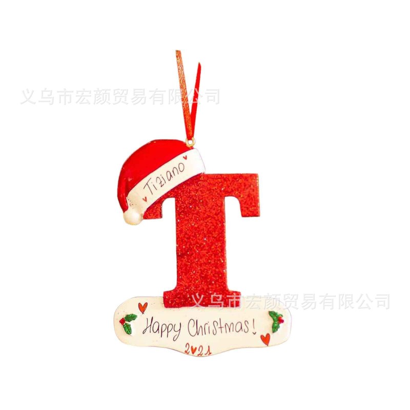 国境を越えた新しい26文字の英語の車がクリスマスツリーを飾って家の装飾品を飾っている|undefined