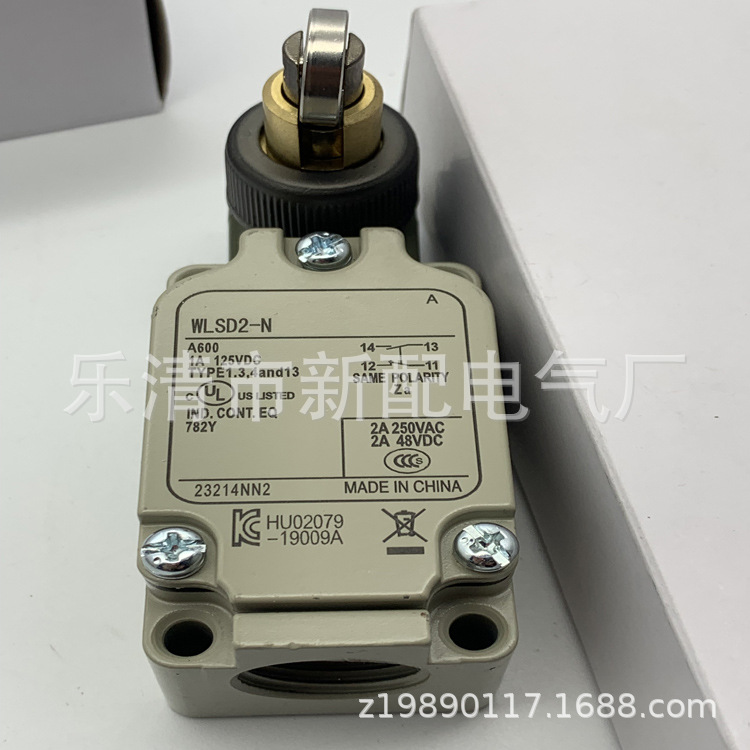 实物现货全新D4NA-4122 D4NA-412G D4NA-4131/4132行程开关