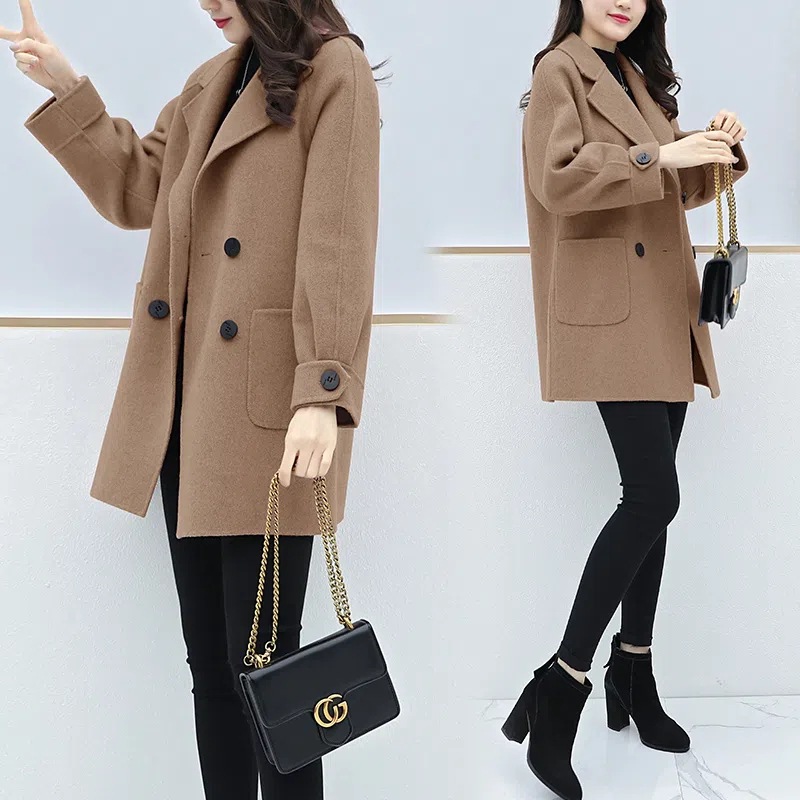 Abrigo de lana moderno y versátil para mujeres pequeñas, nuevo estilo de otoño e invierno 2024, talla grande, corte holgado, adelgazante, largo medio.