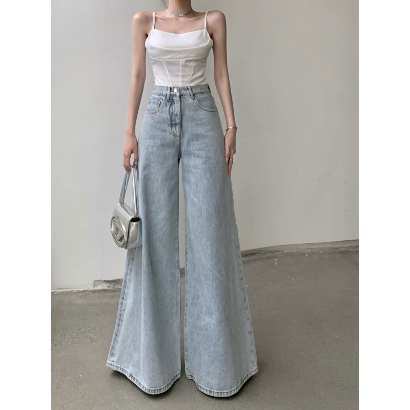 Light-colored retro drape jeans women's...