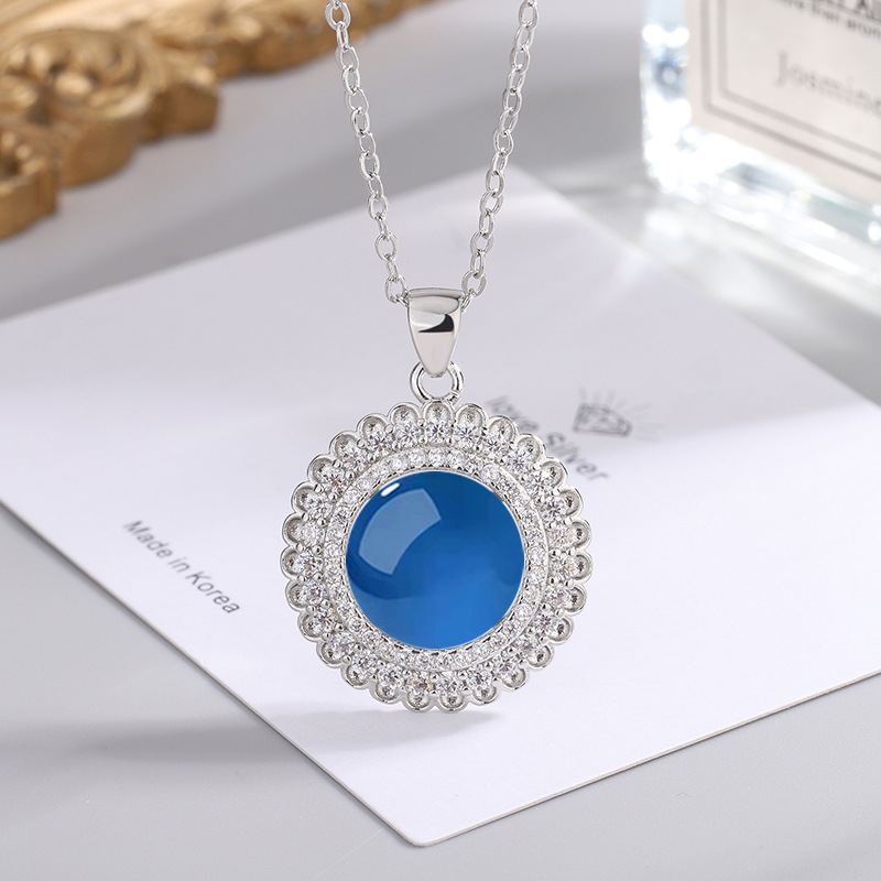 Agate pendant, 12mm