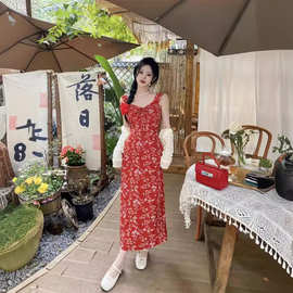 红色小碎花吊带裙海边度假风夏季新款女装复古中长款法式连衣裙女
