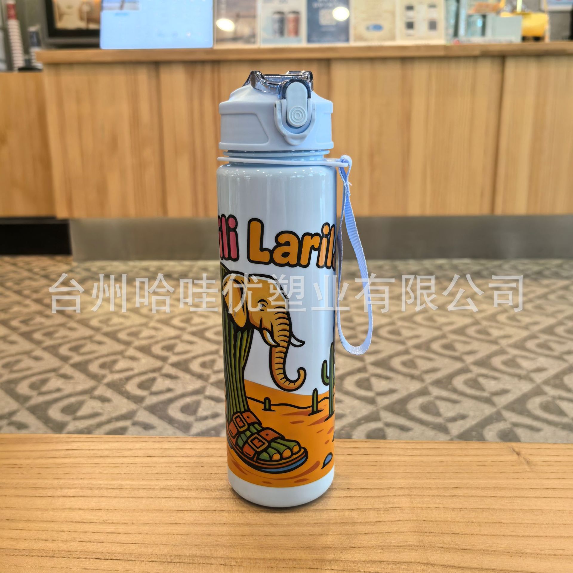 Nuevo tipo de montaña y mar a través de la taza de agua de dibujos animados para niños de verano cuerdas transparentes portátiles de gran capacidad estudiantes taza espacial al por mayor