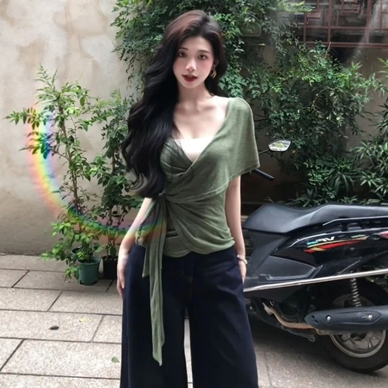 Dark Green One-Piece Cross Strap V Neck Short-Sleeved T-Shirt for Women 2025 Summer New Style Unique and Beautiful Top