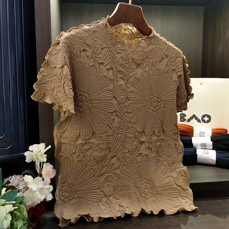 Stand Collar Pleated Sun-Embossed T-Shirt Pullover Solid Color Short-Sleeve Top with Heavy Embroidery and Pleated Design Stand Collar Pleated Sun-Embossed T-Shirt Pullover Solid Color Short-Sleeve Top with Heavy Embroidery and Pleated Design