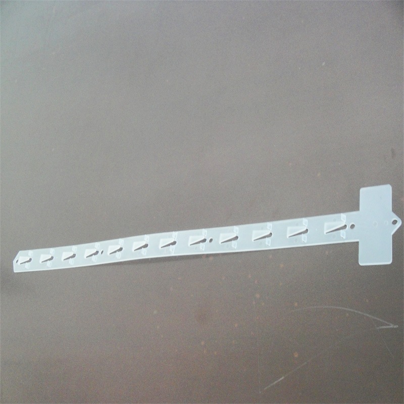 供应杂货店零食飞机孔挂条塑料全新材料