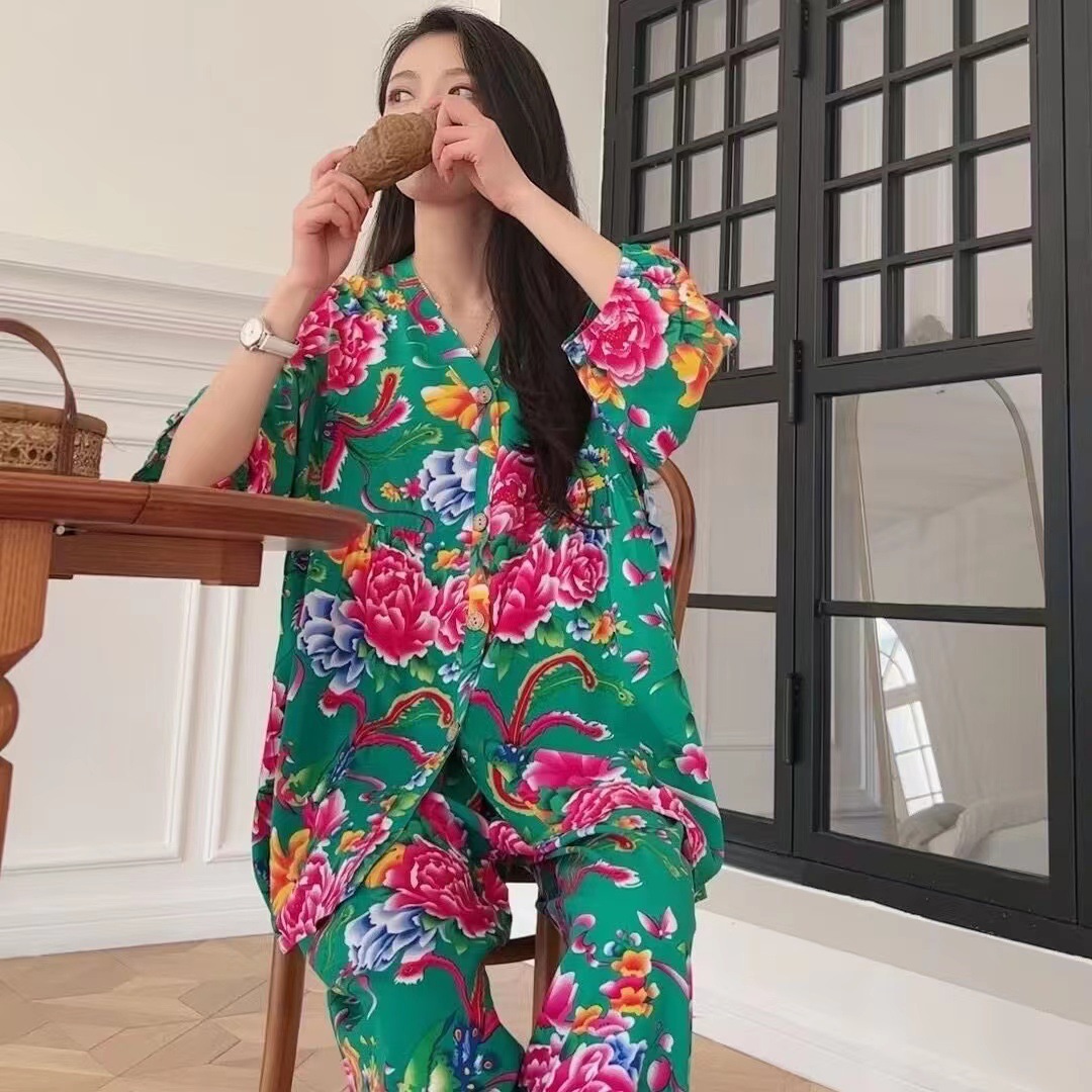 Spring summer pijama, flashlight, thin set, loose fit, V-neckline