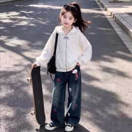 春秋季中大童春秋学院风卡通牛仔裤甜美蕾丝边兔耳连帽外套套装潮