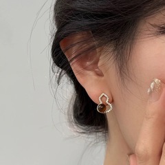 簡単なタイプの経典のヒョウタンの虎の目の石のS925銀の針のピアスの美ラードの女性のイヤリングの秋冬の気質の精巧な耳飾り