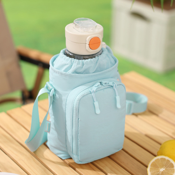 sports shoulder bag with bottle holder