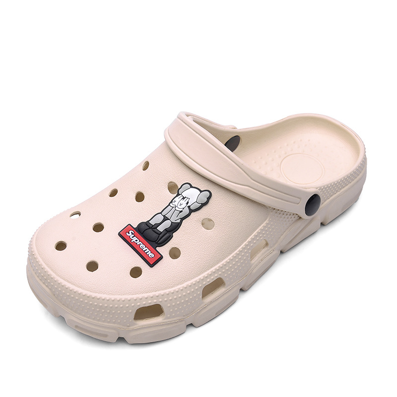 Zapatos con agujeros, zapatos casuales de verano nuevos para hombres, transpirables, huecos, ligeros, pisando mierda, dos zapatillas de Baotou vadeando en la playa