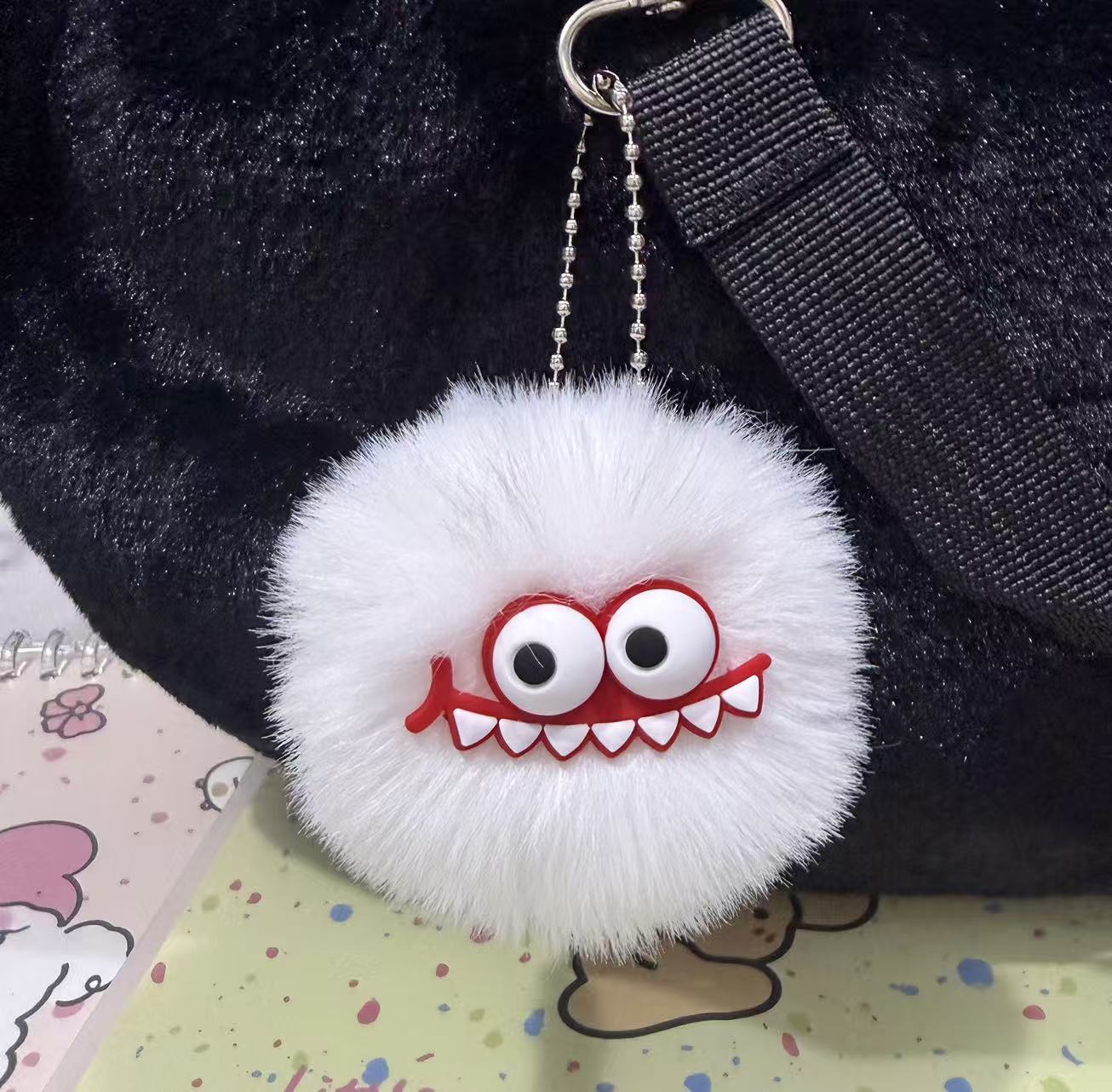 Cute pequeño Du dinosaurio peluche coche llavero colgante de pelo de dibujos animados bola de pelo monstruo muñeca bolsa colgante al por mayor image 6
